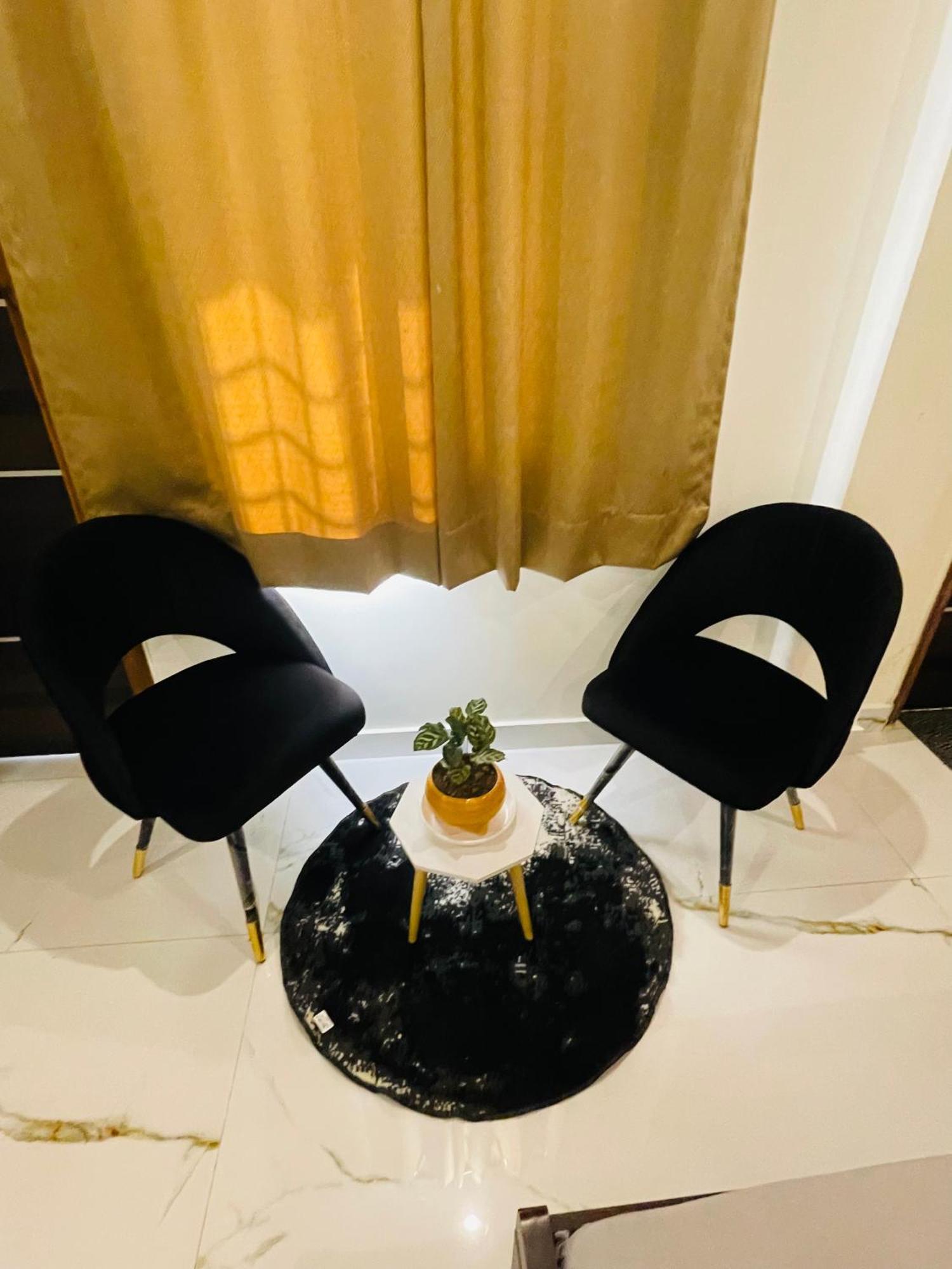 Two Bhk Abode In Golf City Lucknow Bagian luar foto