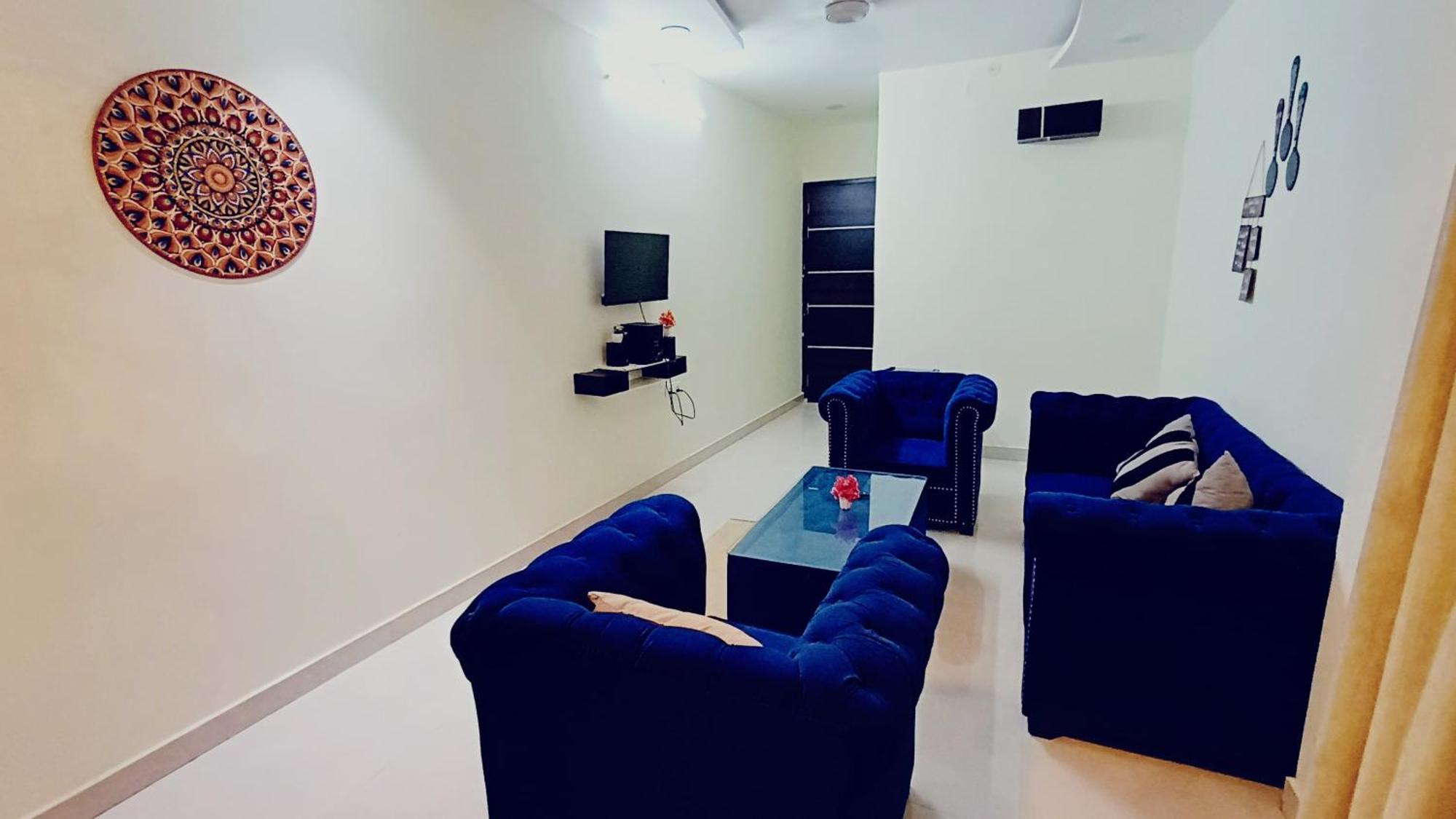 Two Bhk Abode In Golf City Lucknow Bagian luar foto